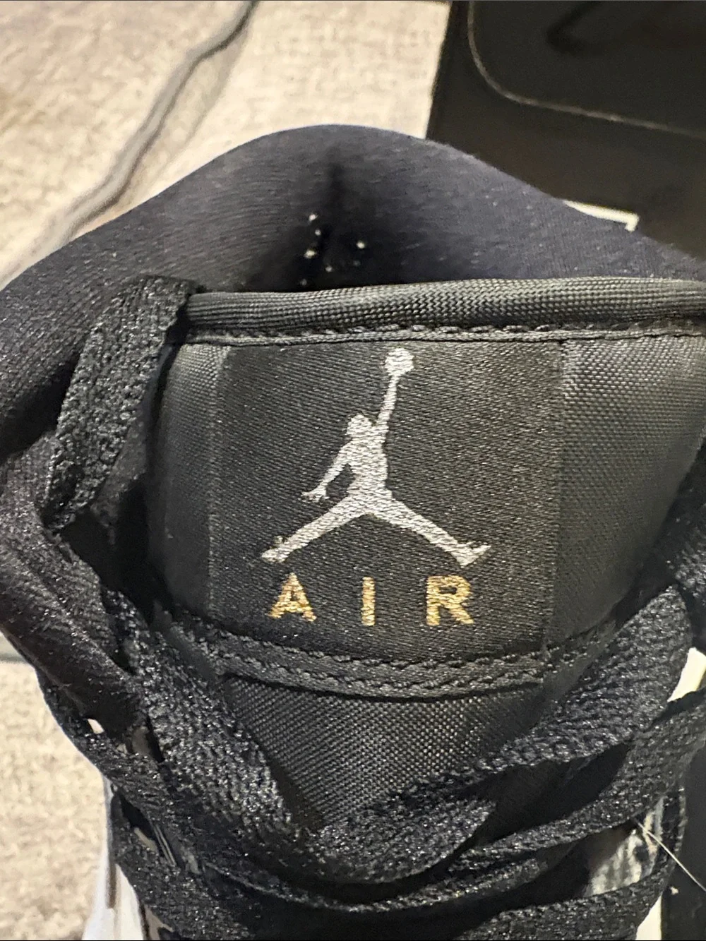 Jordan 1 Mid SE